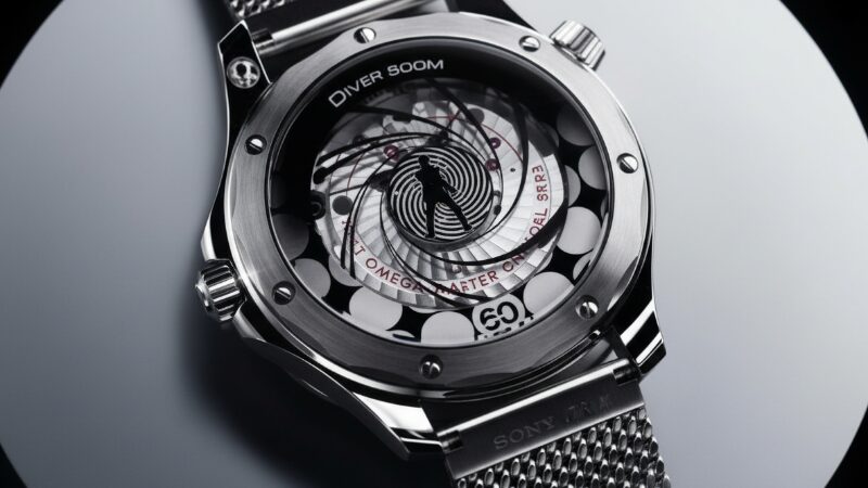 60周年記念モデルの裏蓋のガンバレルデザイン