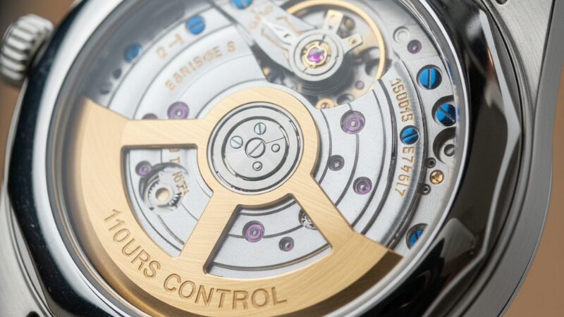 「1000 HOURS CONTROL」の刻印がされたジャガー・ルクルトの時計の裏蓋