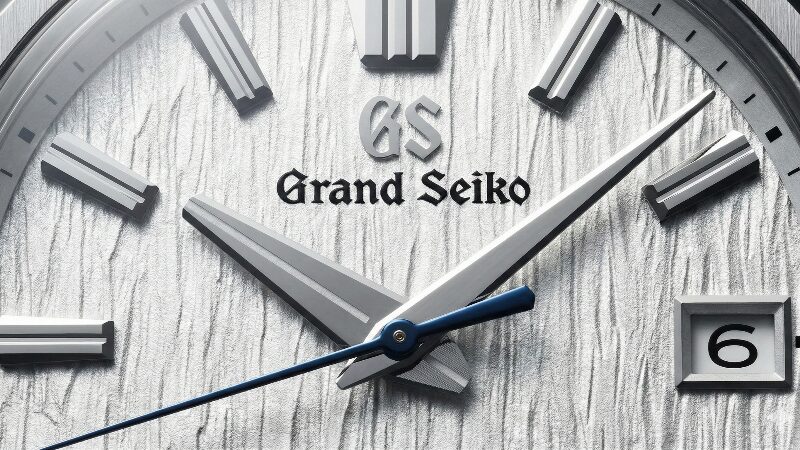 グランドセイコーSLGH005「白樺」の文字盤クローズアップ。白樺林を模した深い型打ち模様と太い針