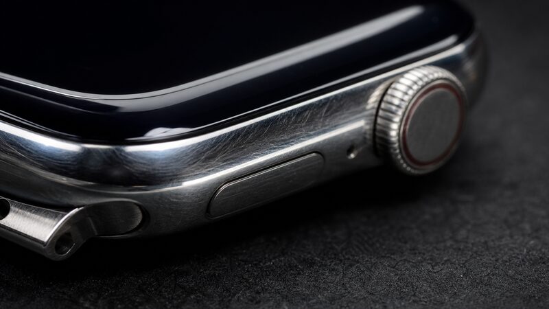 アップルウォッチの鏡面ステンレスケースに見える細かな擦り傷